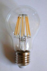 L’intensité lumineuse est une chose mais il faut aussi tenir compte de l’angle d’éclairage car si votre ancienne lampe éclairait sous 360°, ce n’est pas toujours le cas des lampes LED, cette information est inscrite sur l’emballage. L’ampoule LED peut, selon le modèle éclairer sur un angle réduit, pratique pour la mise en valeur ou éclairer de façon plus large.