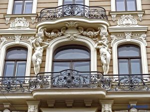 L'art Nouveau et L'architecture avec une jolie façade