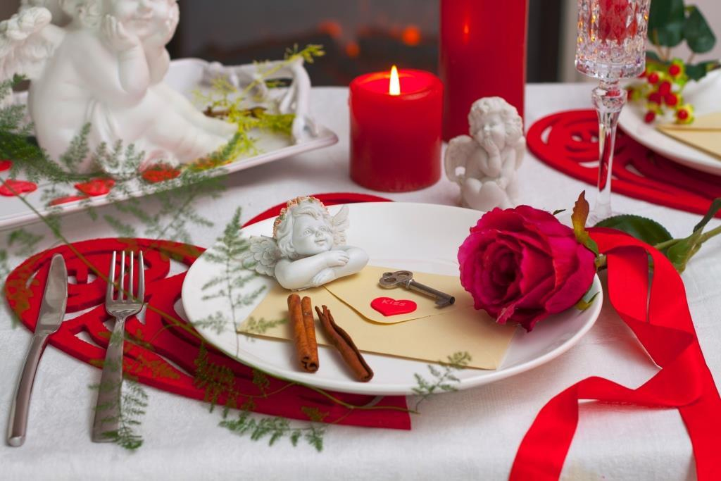 Décoration de Saint Valentin et Arrangement de Table 