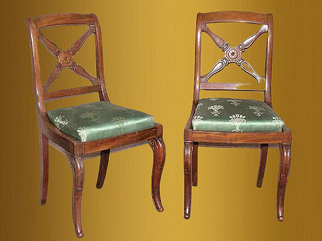 La chaise à dossier ajouré avec un dossier en forme de croisillons, ou avec des barres transversales ou encore avec des motifs dits « à la cathédrale »