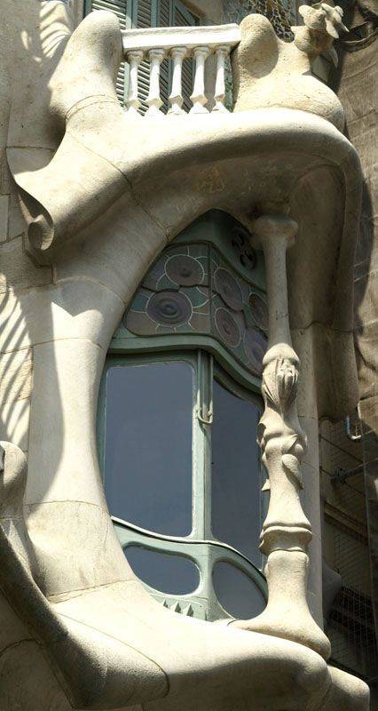 Antonio Gaudi fenêtre sur le Modernisme Catalan